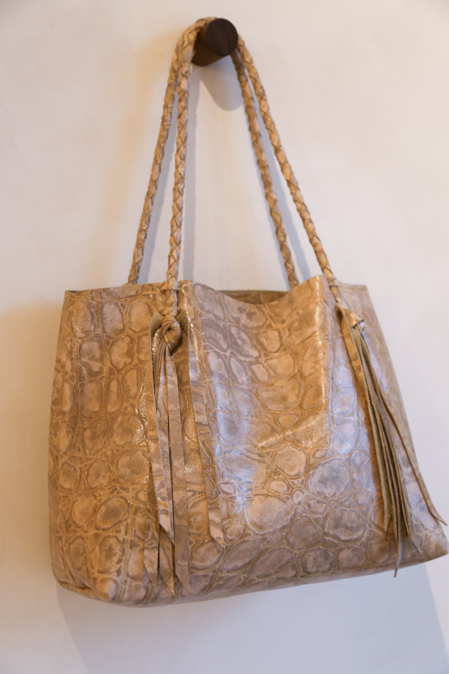 Oyster Distressed Croc / SkyCody