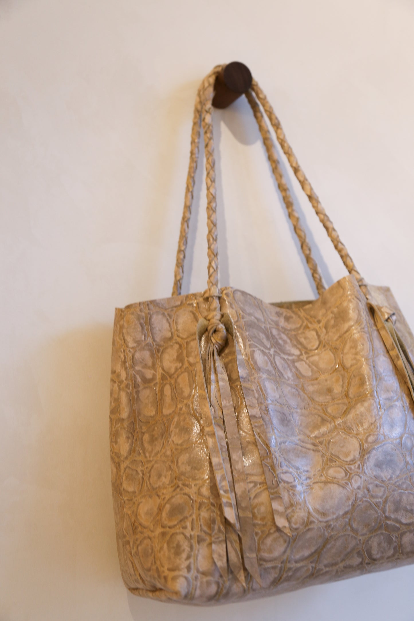 Oyster Distressed Croc / SkyCody