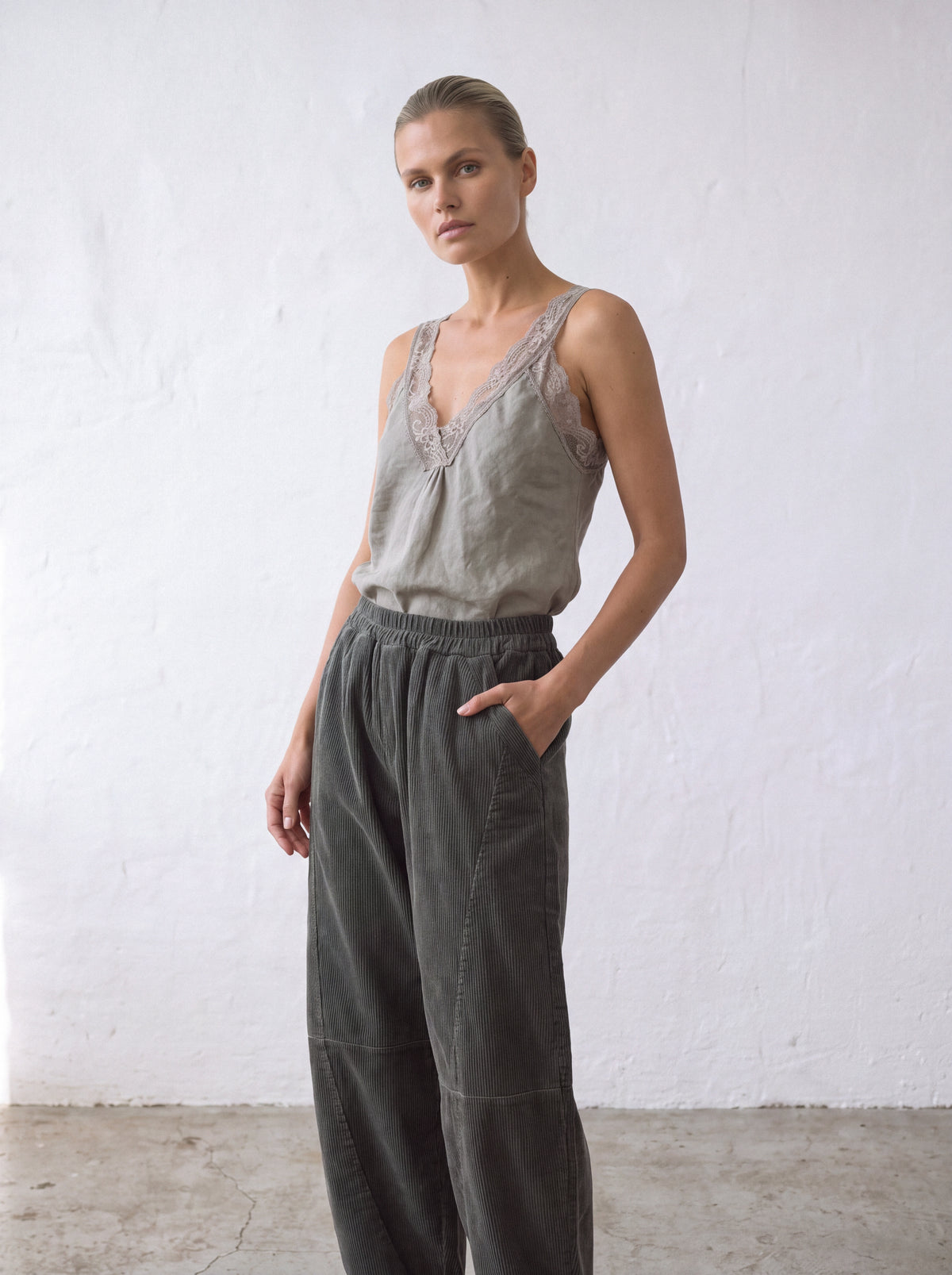 Arden Barrel Trouser