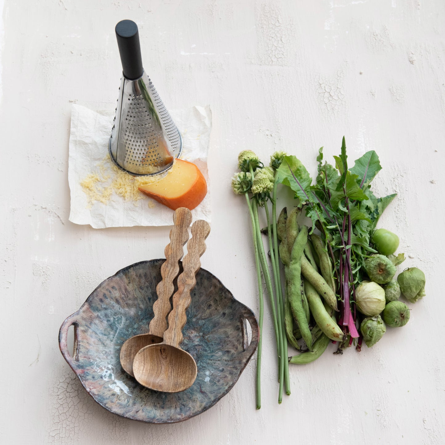 Scalloped Mango Salad Servers