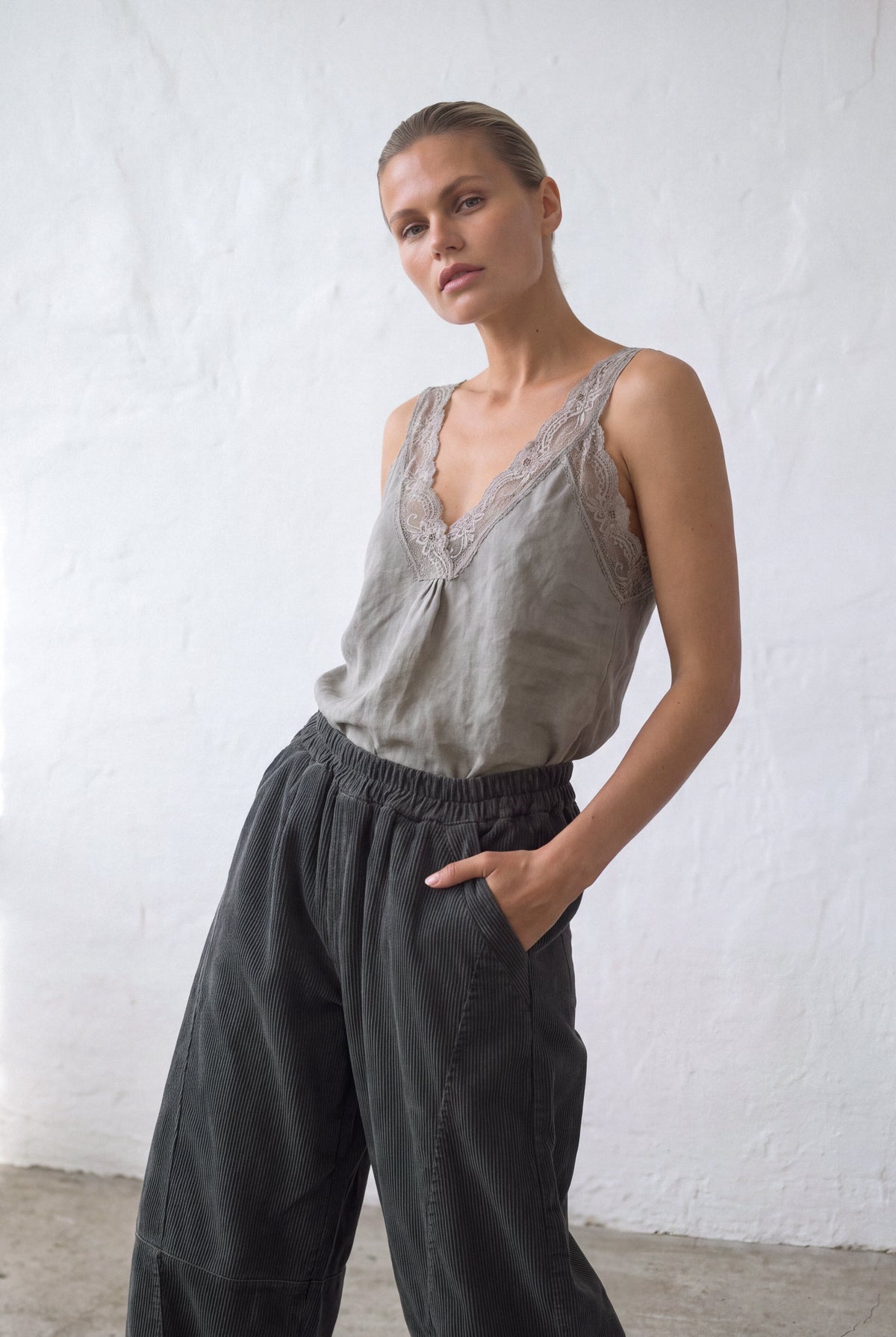 Arden Barrel Trouser