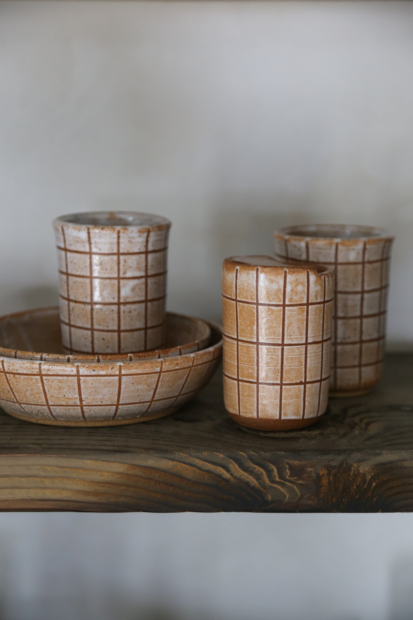 Etched stoneware cup / dirty dishes